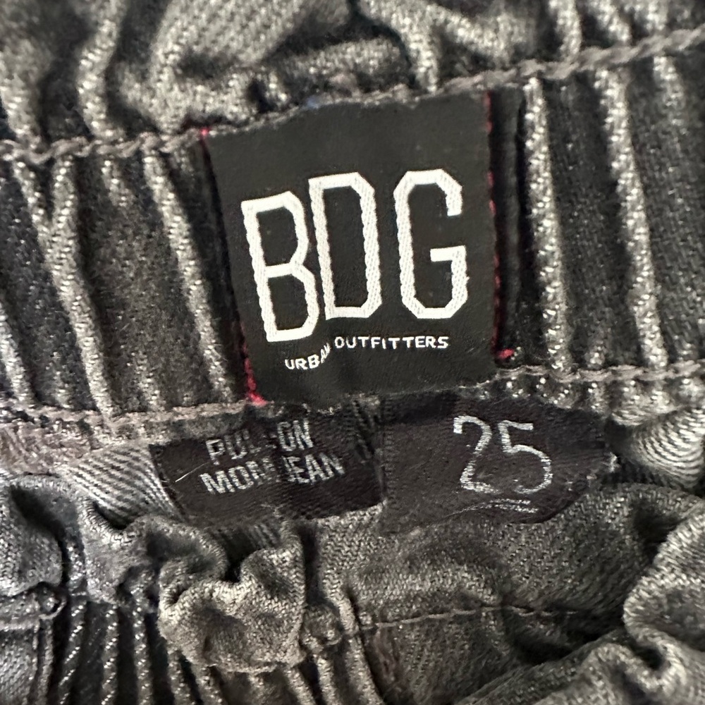 bdg Urban Outfitters pull on mom jeans - Size 25 - Picture 3 of 3